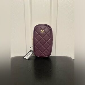 ⭐️ NWT Badgley Mischka Crossbody Oval Quilted Phone Case ⭐️